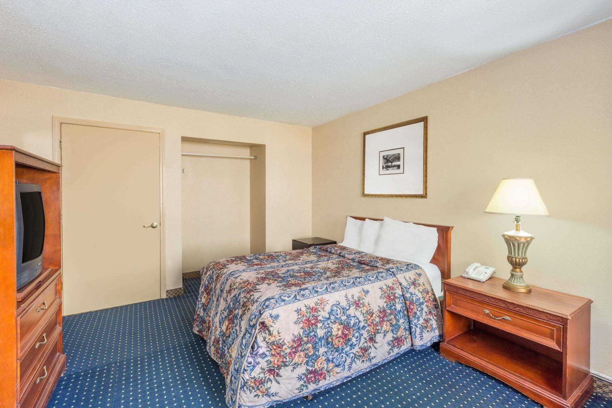 Knights Inn Overland Park Mission Dış mekan fotoğraf