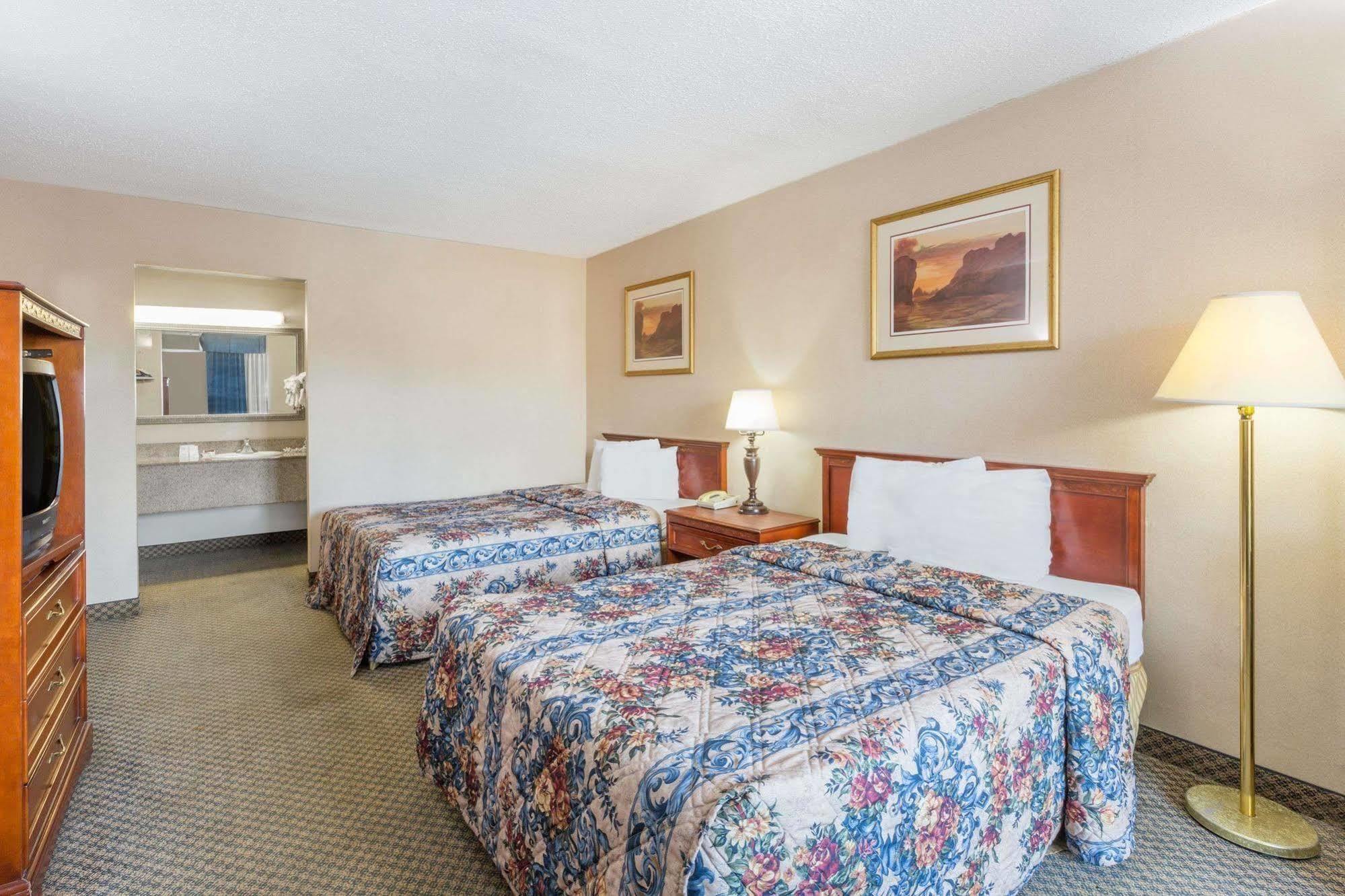 Knights Inn Overland Park Mission Dış mekan fotoğraf